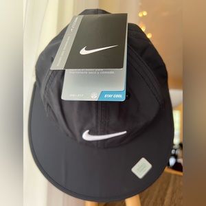 Nike women’s big bill golf/outdoor cap ☀️Lightweight and stylish!